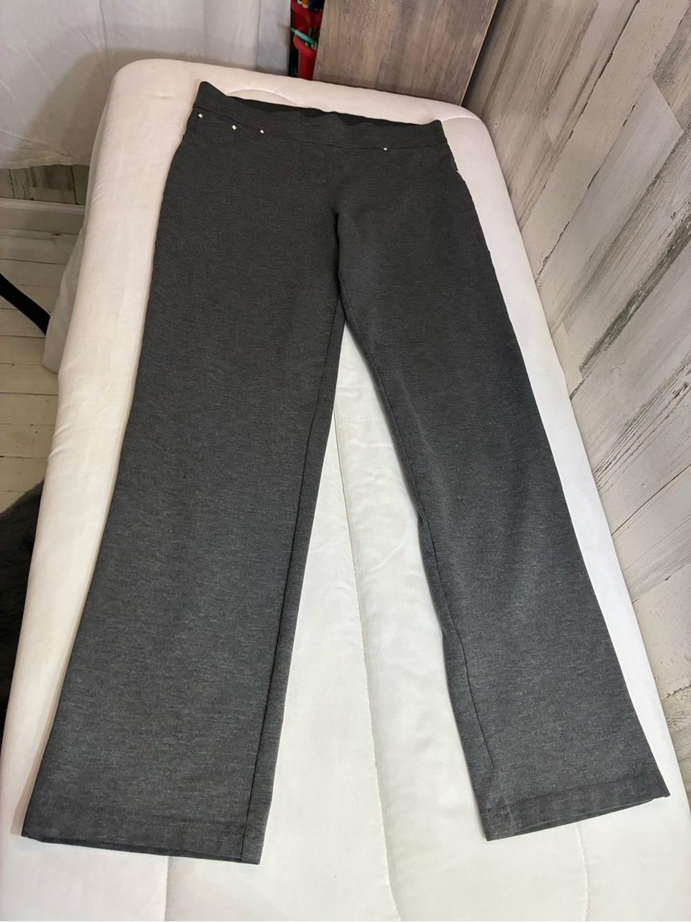 Women's Sz M  Dark Gray Straight-Leg pants